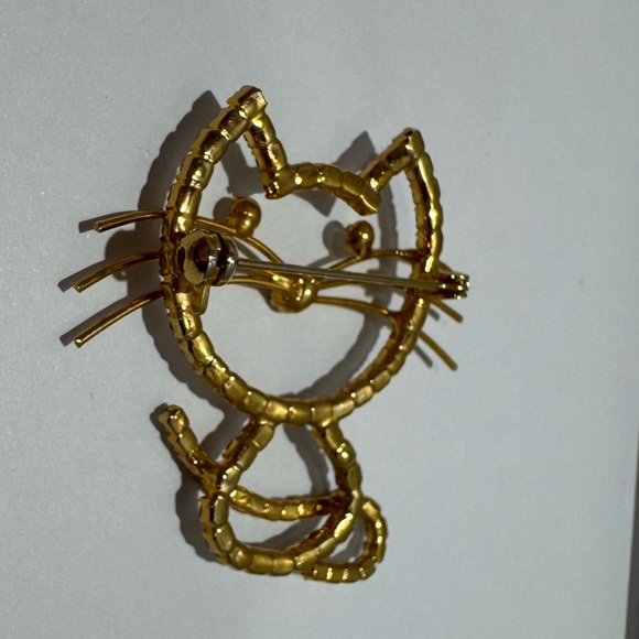Gold tone and rhinestone Cat Brooch pin - Picture 5 of 6